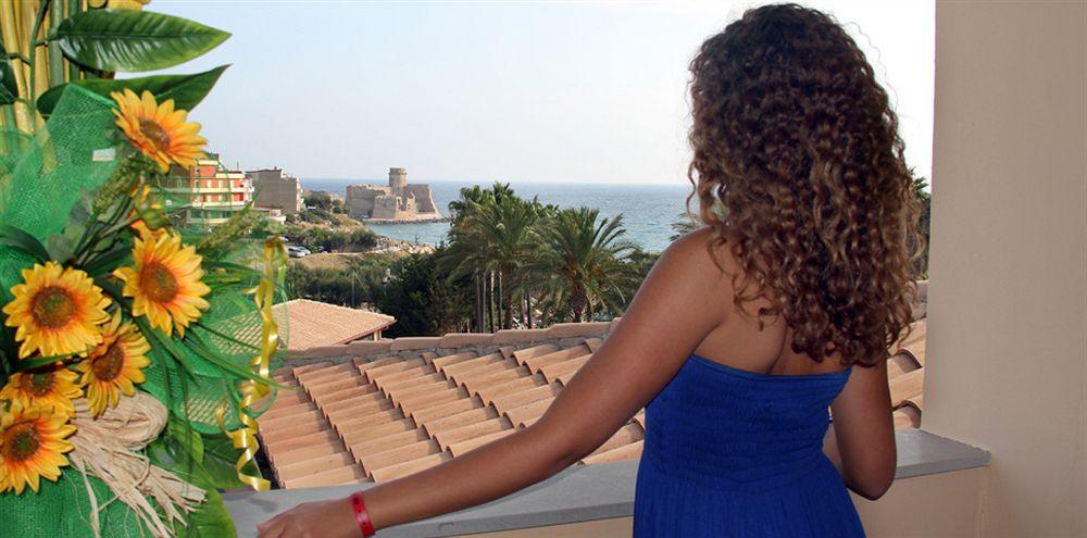Th Le Castella - Baia Degli Dei Village エクステリア 写真